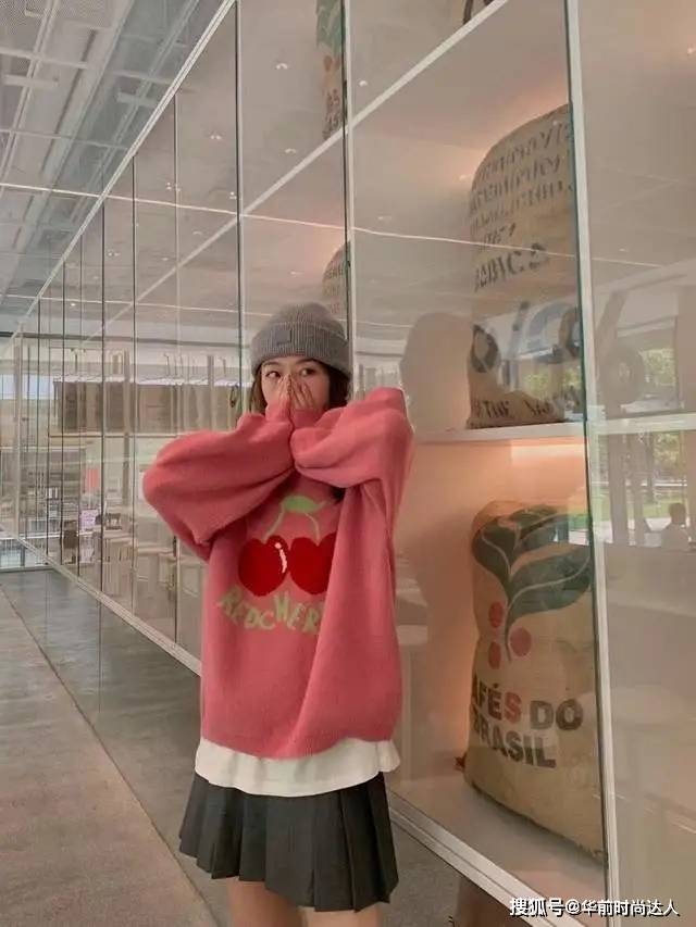 颜色 肤色偏黄偏深的女人，这些颜色的“衣服”尽量避开，显黑还显廉价