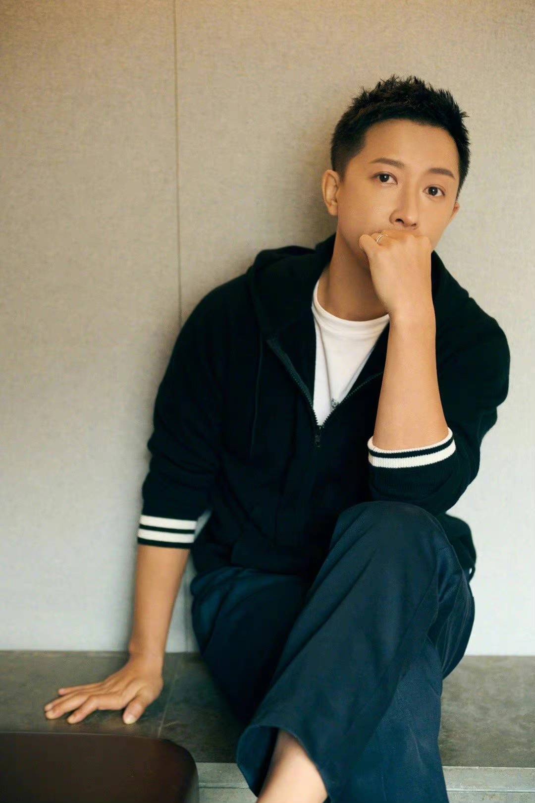 品牌 韩庚 亮相品牌活动，状态真是一级棒！帅气值拉满~