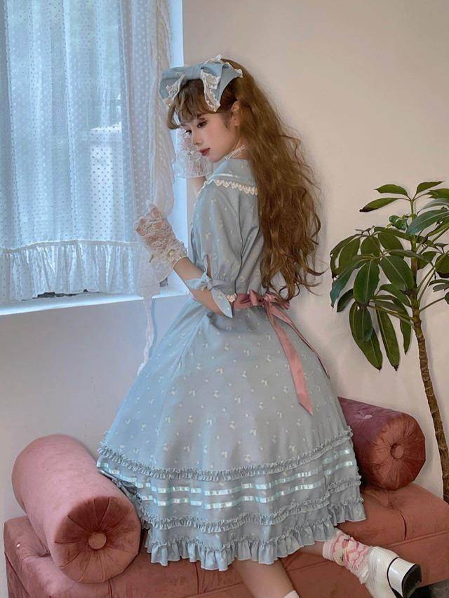 洛丽塔 致Lo娘：夏天就要多穿“蓝色”！不仅优雅减龄，还很舒适耐看