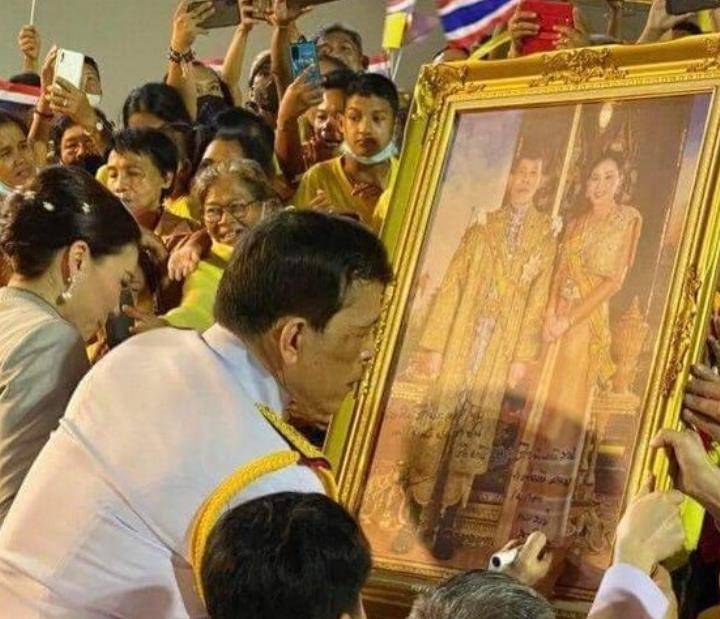 拉隆|诗妮娜成后宫黑马，击败苏提达坐上头把交椅，封后只差泰王一句话