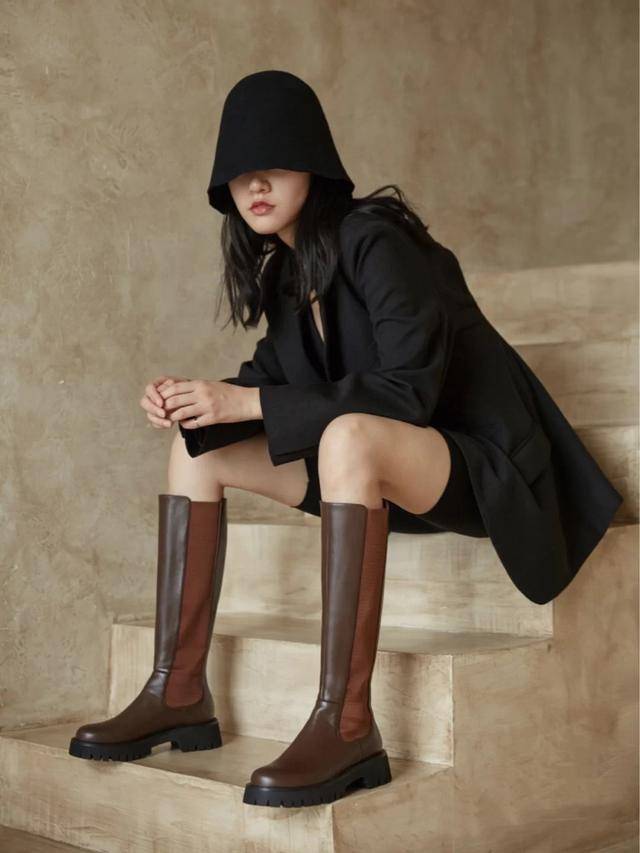 视觉 “时髦精”必备的中筒靴，为什么被你穿出水鞋感，或许是搭配问题