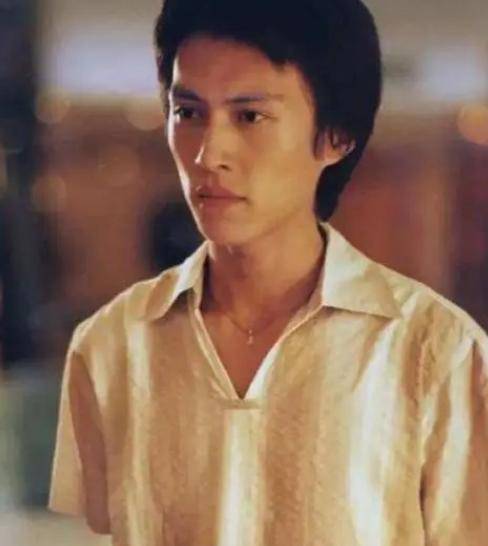 角色|首播收视第一!靳东又抽到王炸,他的“干部风”有多百试不爽?