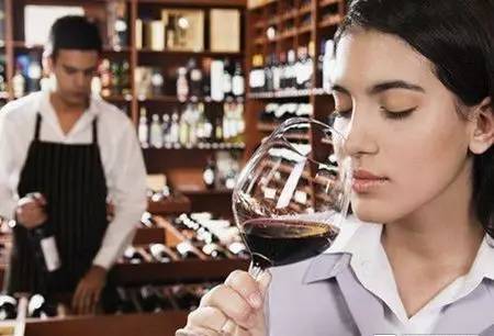 葡萄|葡萄酒有哪些香气?不懂不要紧,记好这些“典型”让你瞬间高大尚