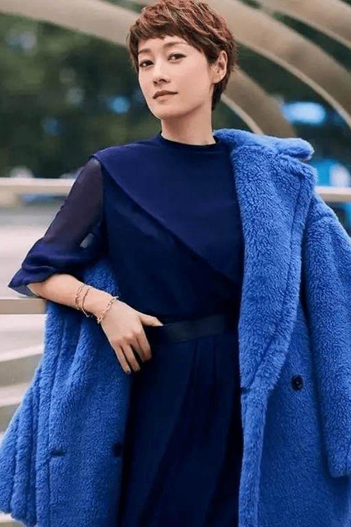 整体 实不相瞒：37岁姚笛这次拼了？剪短发撞款马伊琍，差六岁两人