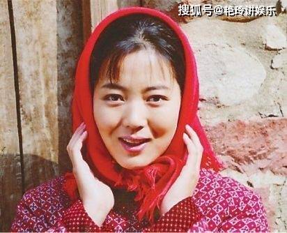 因为|她因长相跑龙套多年，一剧走红塑造纯朴农村女形象，42岁结婚幸福