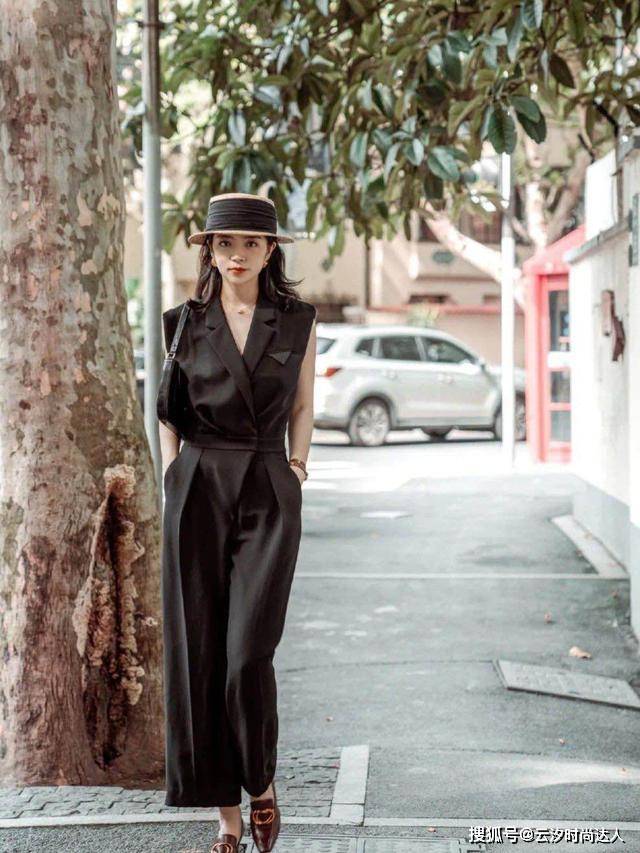配饰 看来看去，还是觉得三木的“同色系”穿搭更时髦，真值得学
