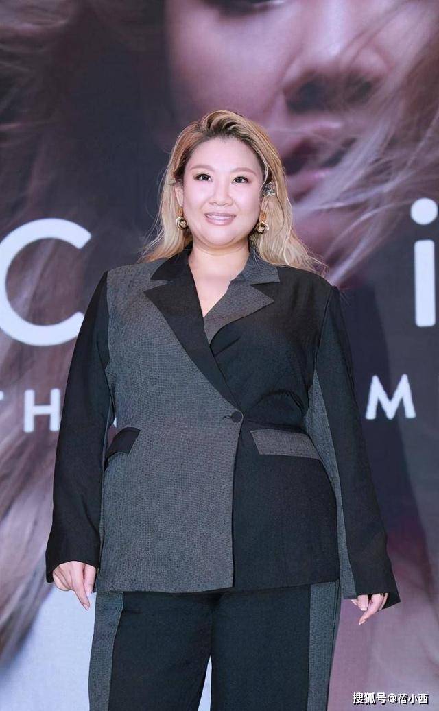 设计 又被郑欣宜美到了,将紧身衣穿出不同魅力,不愧是180斤的女神