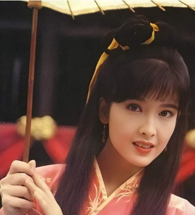 女神5位港风女神的今昔对比，个个都特别耐老，天然美女就是不一样