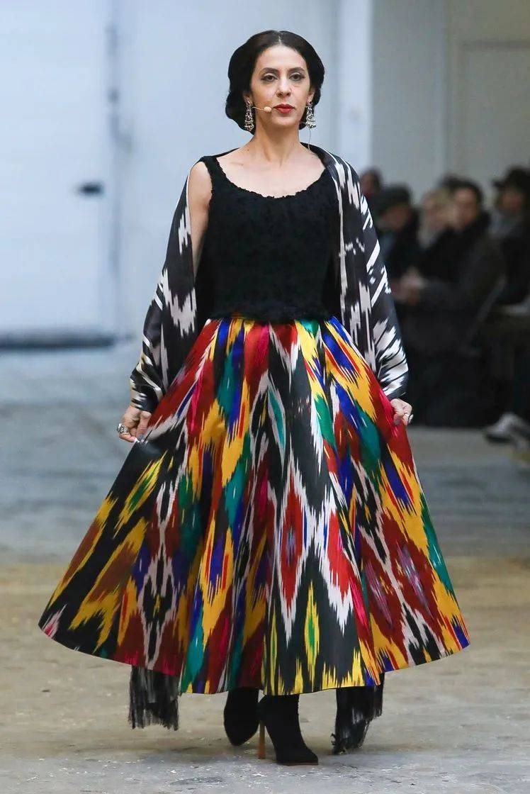 戏剧性 如此戏剧性的舞台表演,原来都是时装秀!