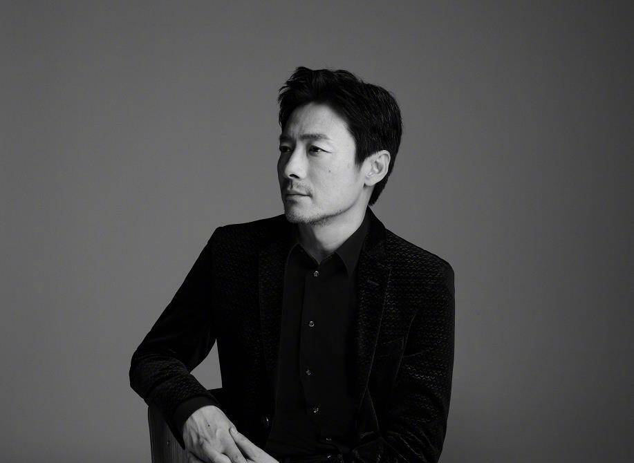 除了这两位之外,大众也比较期待其他演员的表现,就拿祖峰来说,他可以