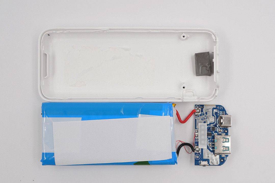 充电宝才放了三个月就坏了？频繁充电会伤电池吗？很多人还不明白