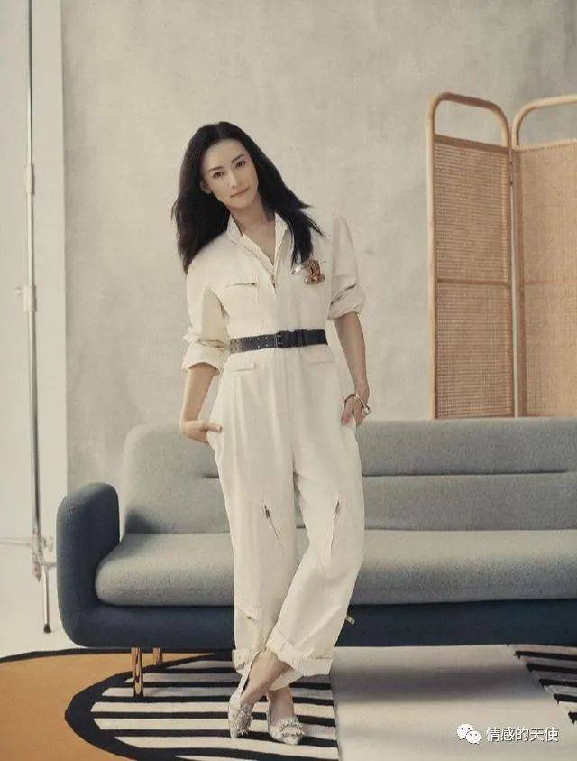 中年人 张柏芝气质太高级了,穿白裙优雅大气,状态好的不像中年人