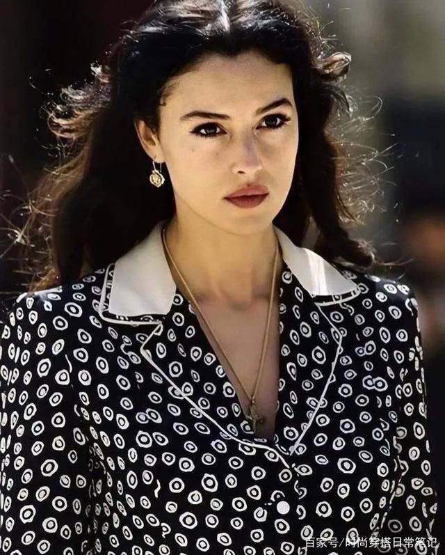 颜色 如何避免老气感，掌握这三个阔腿裤穿搭精髓就够了！