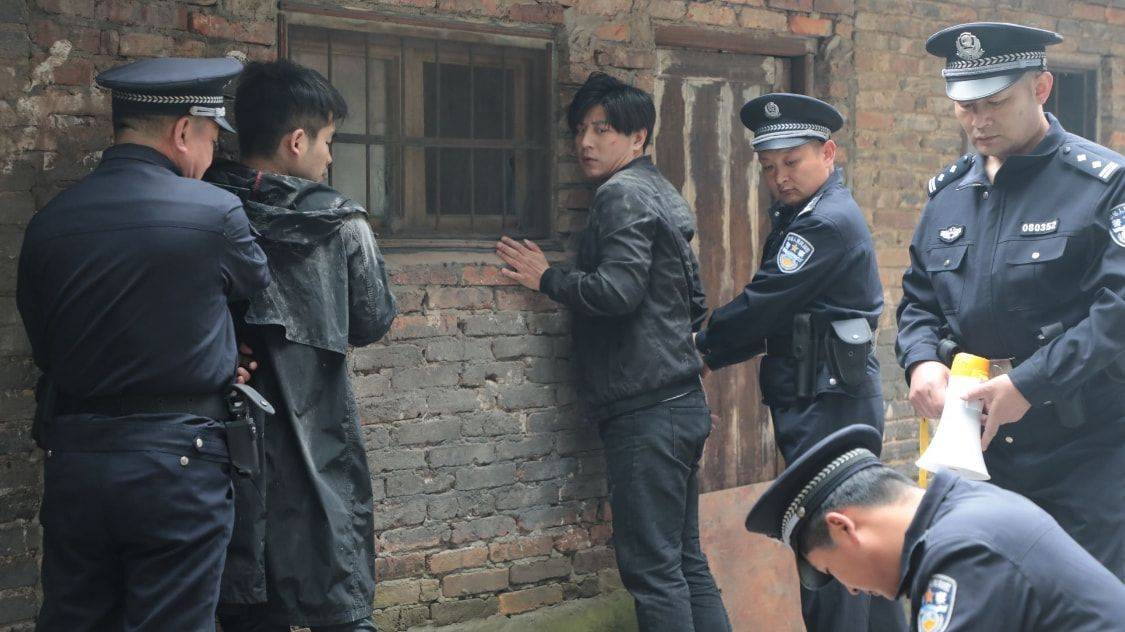 电影|高晓攀新片惨遭“扑街”,上映12天仅2.6万票房,导演都懒得宣传