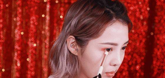 下眼睑“高仿版”四千年美女，跟鞠婧祎的妆容都如出一辙