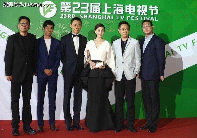 鱼尾 殷桃的美让人移不开眼，穿黑白拼色鱼尾连衣裙亮相，瓜子脸美腻了