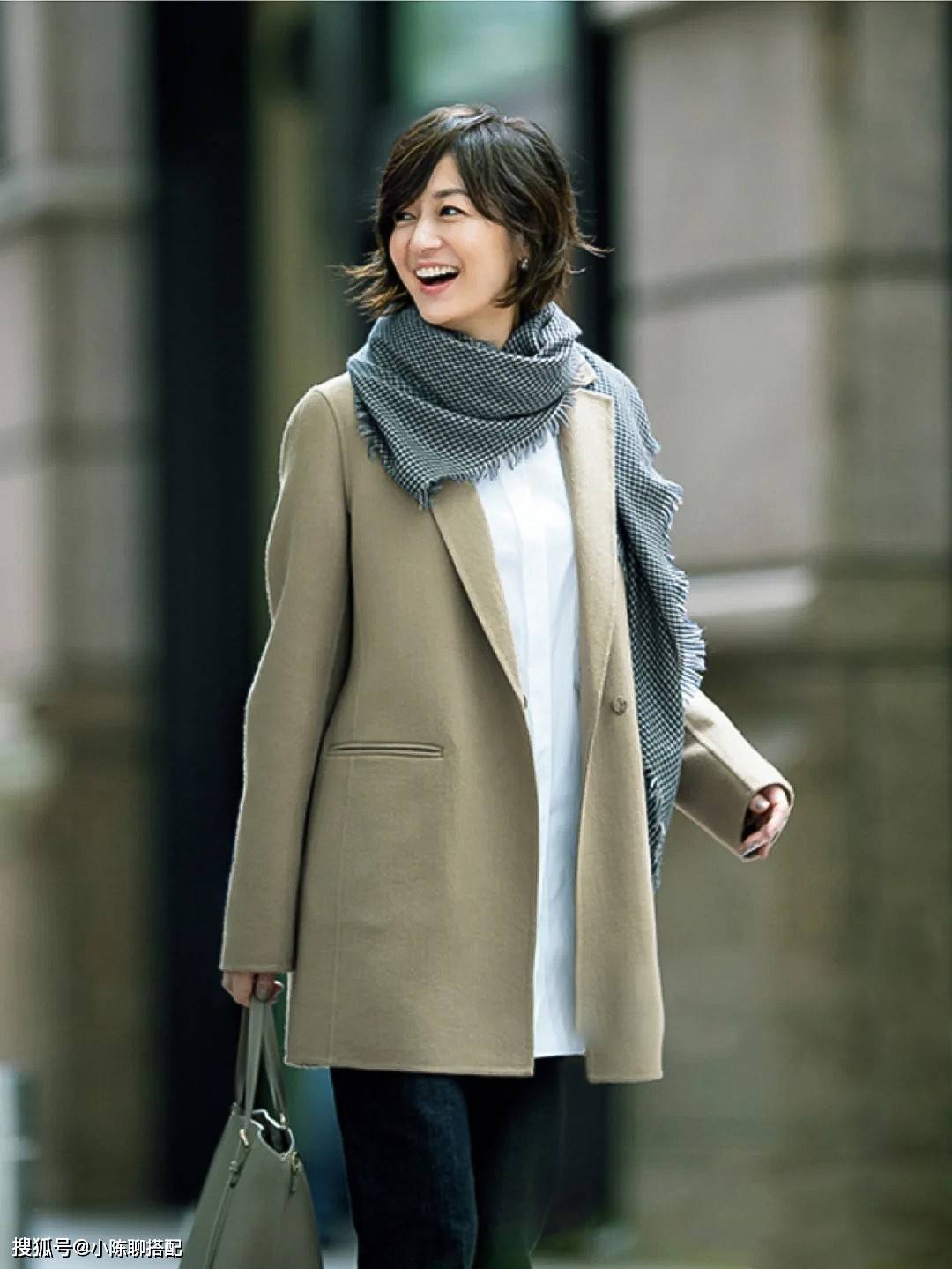 上半身 中年微胖身材的穿搭禁忌:不要穿一身黑,也不要“装嫩”