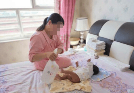 怎么给新生儿换尿布洗屁股 58a400a87b0e44148ac50b6e19ef49da.png