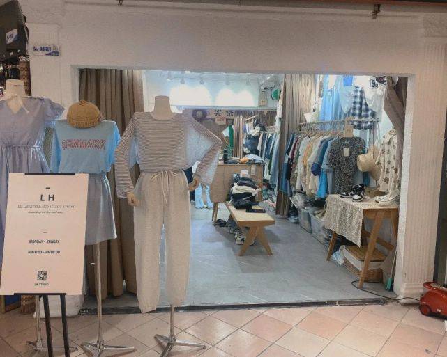 地下 胜利文化广场 LH STUDIO女装