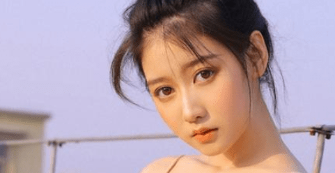 虐待|婆婆天天装病虐待儿媳，不料这次真病，却被儿子踹出门：又是装的