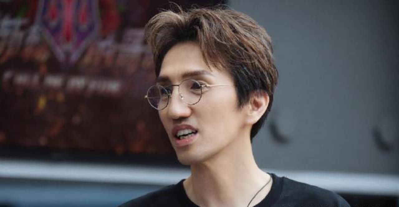 因为|《哥哥》四公淘汰赛制再变，4人离开，陈小春张晋各救1人！