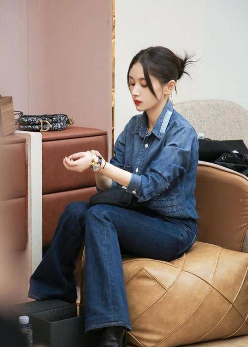 脚踝 “拖地裤”能有多好穿？看王子文就知道了，这样穿时髦显高显腿长