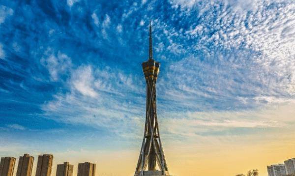 人“心疼”的郑州高塔，曾斥8亿打造，门票降至60依旧人迹寥寥
