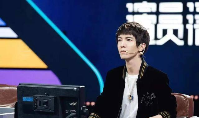 节目组|郭敬明给何昶希S卡遭网友炮轰：烂片的标杆，建议节目组换个导演