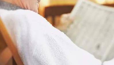 病房|感动！脑梗患者出院后一遍一遍干了这件事……