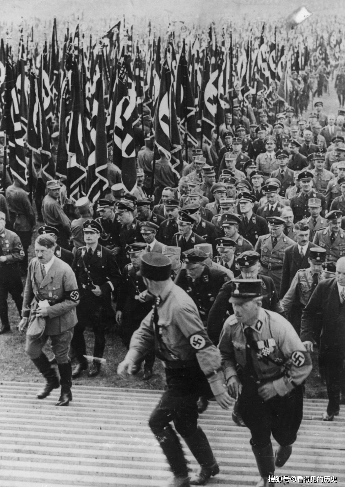 原创老照片1933年的希特勒那年他刚当选为德国总理