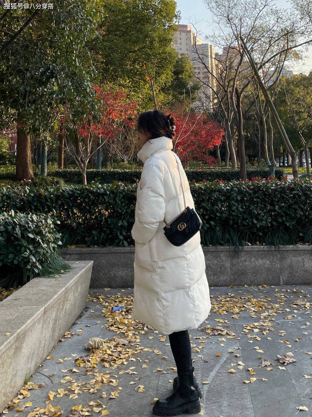 整体 紧身牛仔裤可不是什么非主流单品，冬天穿它出门，遮肉显瘦又显高