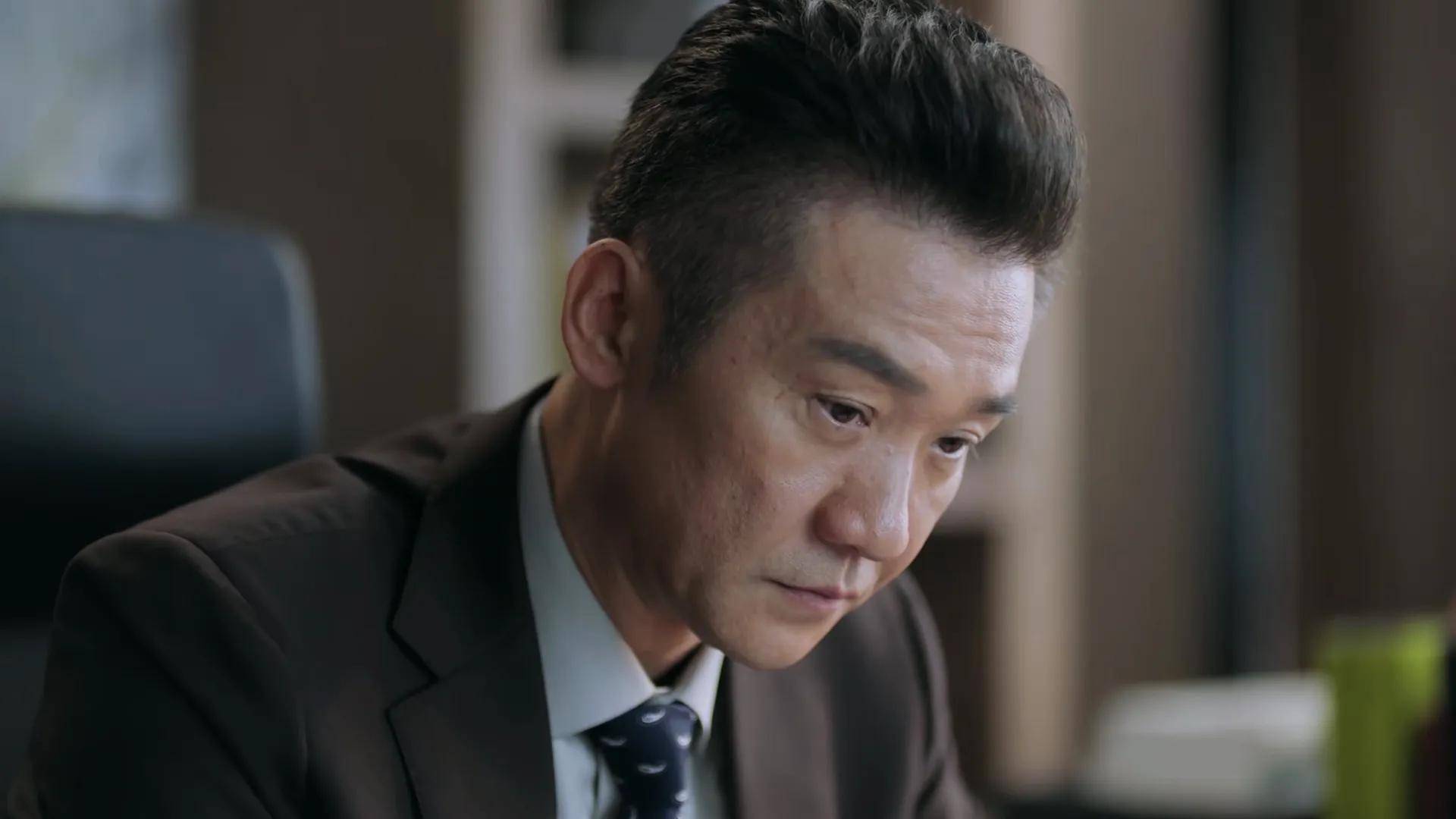 满江|原以为只是职场斗争，谁知发展成贪腐大案，这部《突围》真不简单