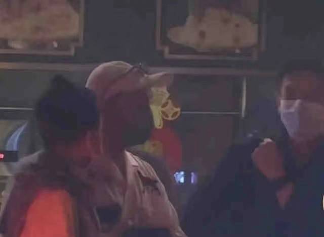 廓形 周迅罕见高调一回！新恋情曝光不意外，她穿香奈儿越来越有味道