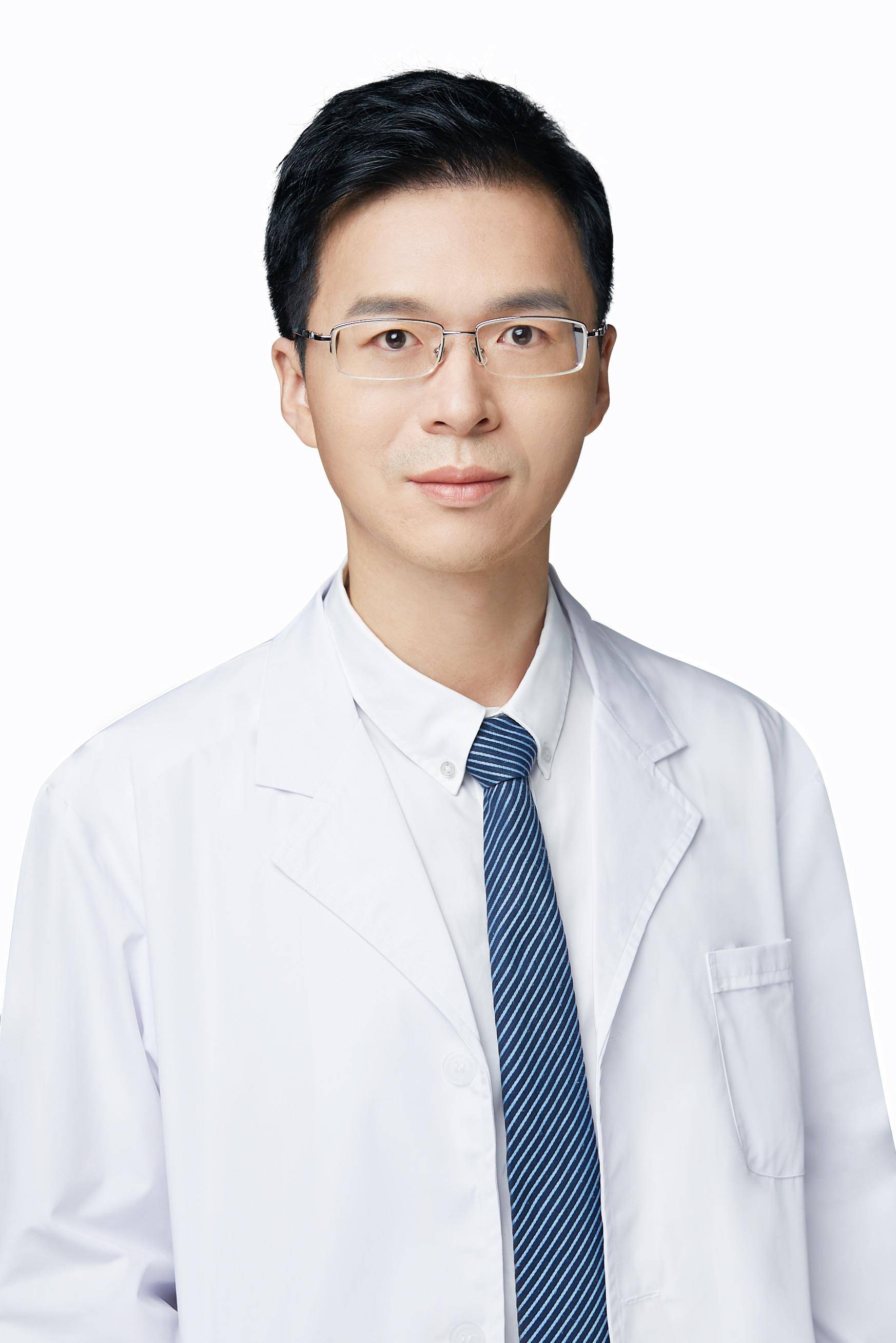 医疗|北京煤医医疗美容医院周云超医生解析：眼窝凹陷让人显老的处理办法