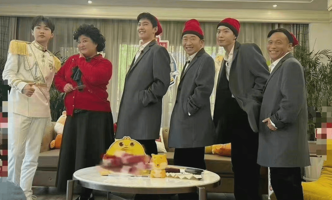 杨洋范|《青春环游记3》合照首曝光，嘉宾画风各不同，杨洋范丞丞状态好