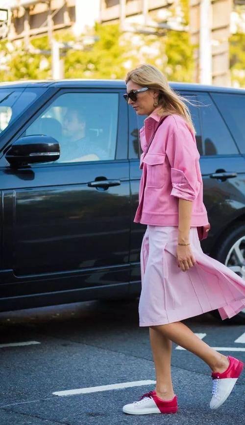 套装 穿好粉色让你一秒减龄,热巴虞书欣爱不释手,美到立刻重回18岁了