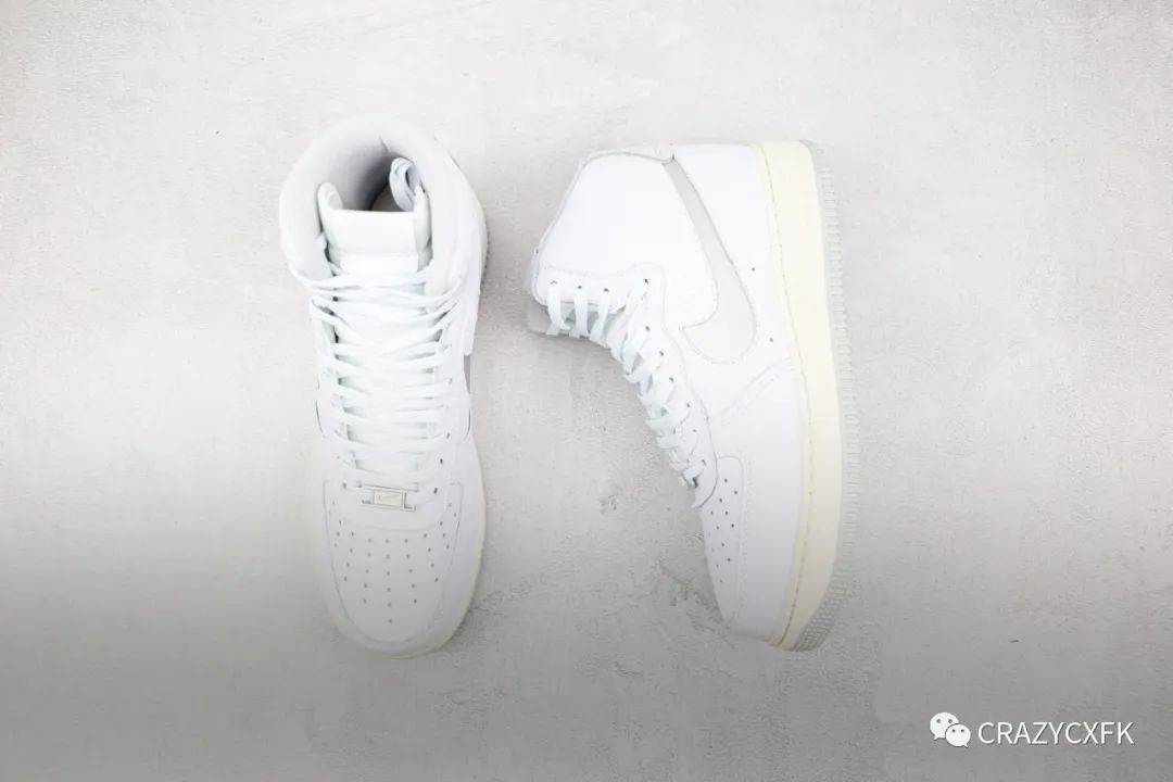 Nike 耐克 Nike Air Force 1 High Strapless 空军一号米白银灰高帮运动鞋