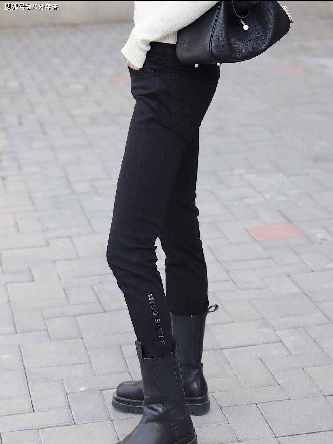 整体 紧身牛仔裤可不是什么非主流单品，冬天穿它出门，遮肉显瘦又显高