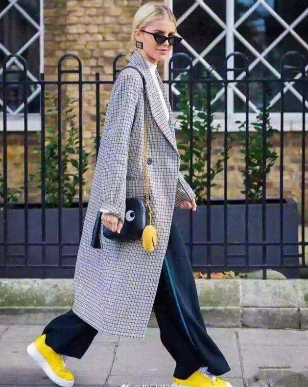 毛衣 今年想要时髦有范,穿出精致的脸庞,不妨选择烟管领毛衣