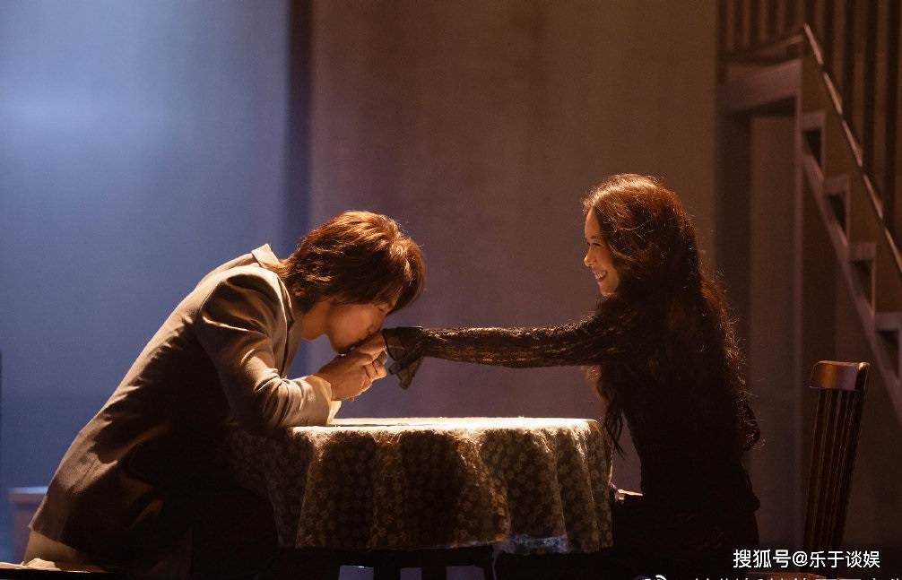 张晋|李承铉戚薇舞台太欲!张晋蔡少芬太甜!莫文蔚言承旭20年后再牵手