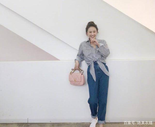 衣结 没腰、有肚子的中年女人不要“塞衣角”,学这样穿,遮肉显瘦还时髦