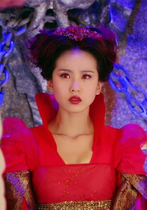 彭小苒靠一袭红衣惊艳了时光的女星，看看都有谁？