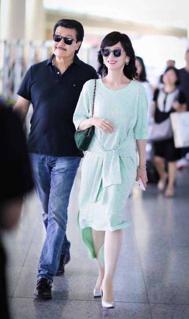 魅力 时尚不分年龄!66岁赵雅芝的四步曲学起来,这么穿美得像少女