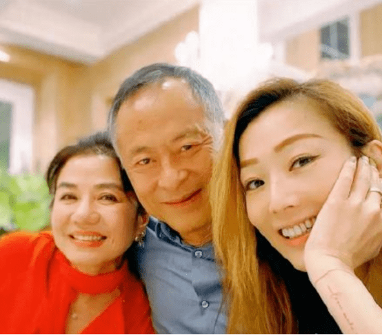 生活十大风情美人今昔颜值对比，有人颜垮了，有人优雅老去，差距真大