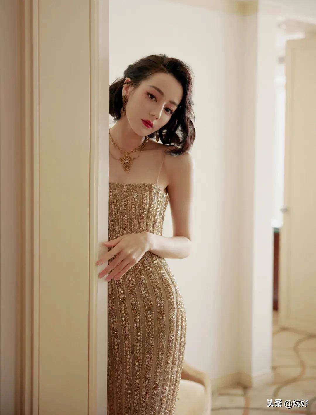 迪丽热巴 迪丽热巴美若天仙，造型别致每帧影像都赏心悦目