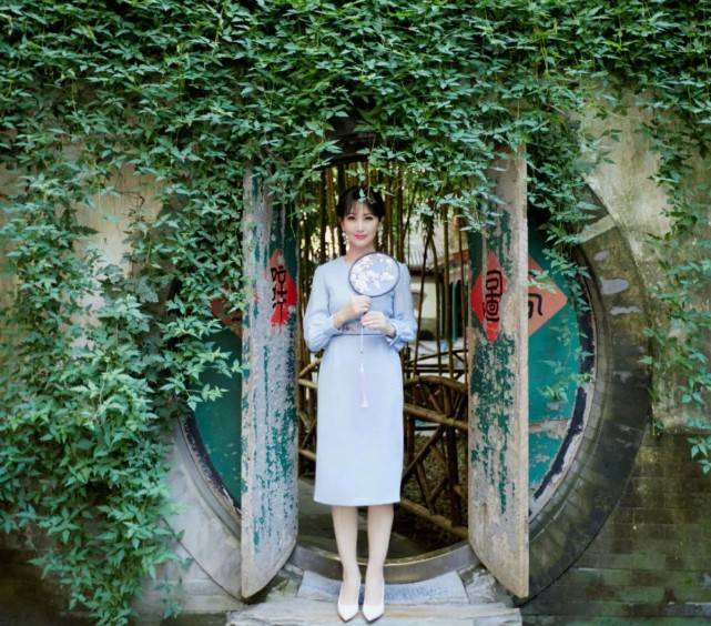 魅力 时尚不分年龄!66岁赵雅芝的四步曲学起来,这么穿美得像少女