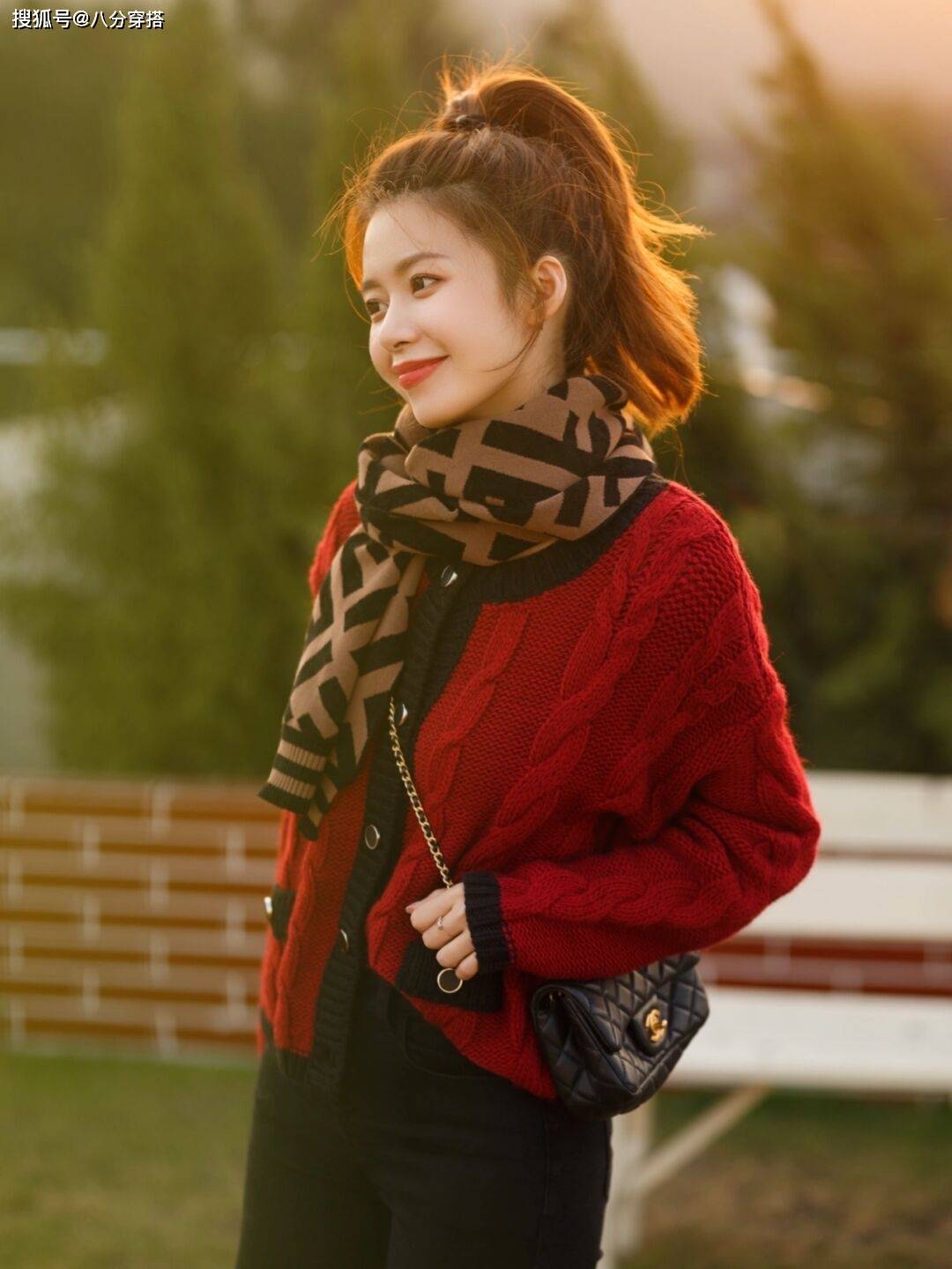 颜色 这些才是真正洋气的针织衫穿搭,保暖舒适又显气质,显白又有活力