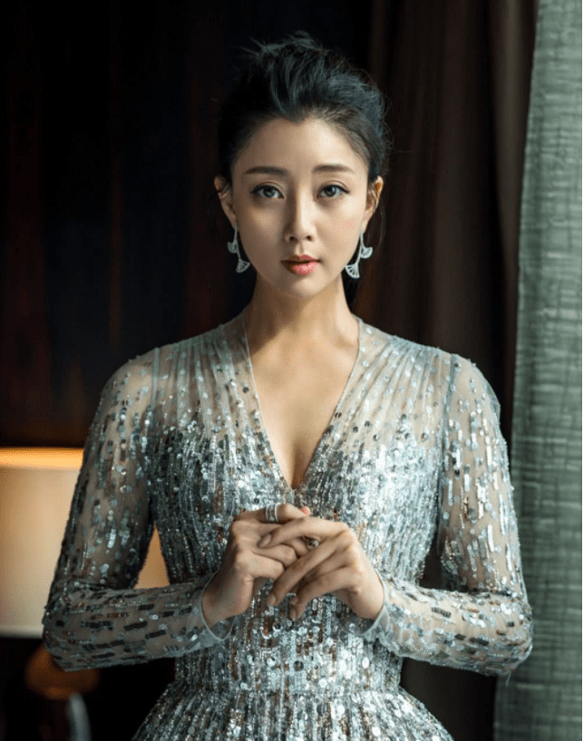 殷桃 实力派女演员殷桃,40岁后,少女感更加明显了