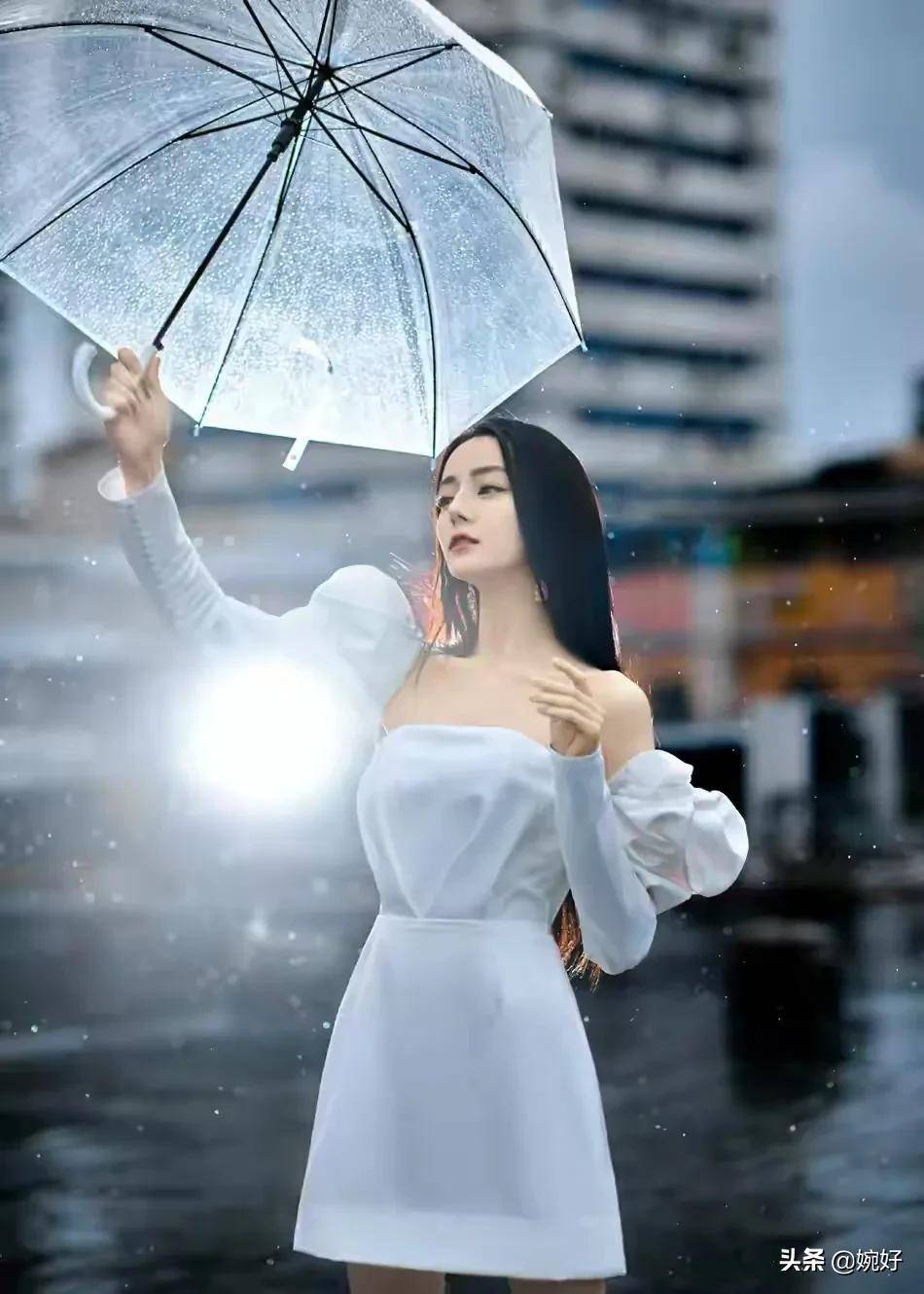 迪丽热巴 迪丽热巴美若天仙，造型别致每帧影像都赏心悦目