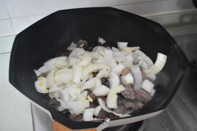 蔬菜|早餐给家人煮这碗面,荤素都有,好吃又解馋,工作量再大也不会饿